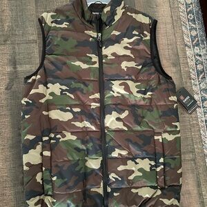 Swiss Tech Men's Camo Puffer Vest